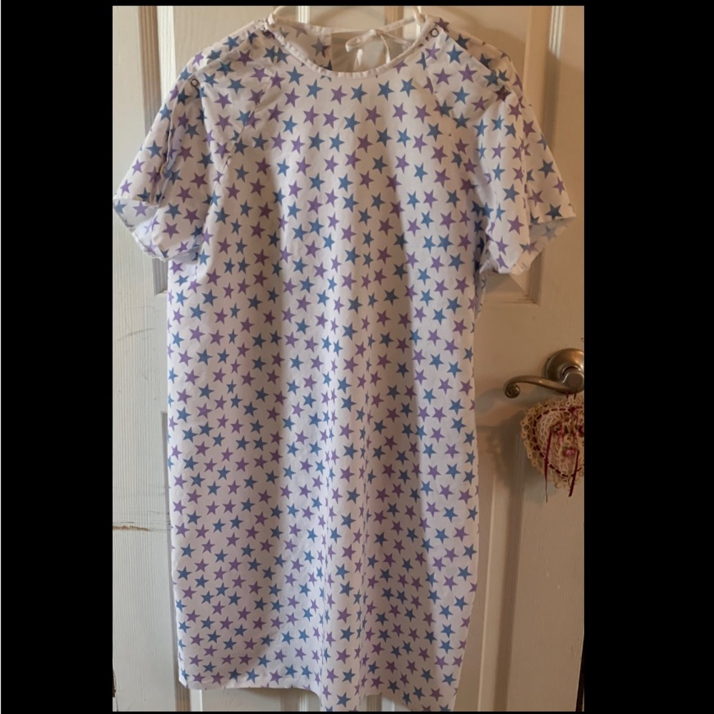 “ENCOMPASS” Cute Young Girls Hospital Gown / General Size